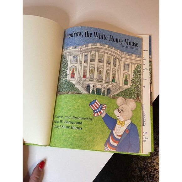 Woodrow, the White House Mouse Signed Hardback Picture Book - Picture 4 of 10